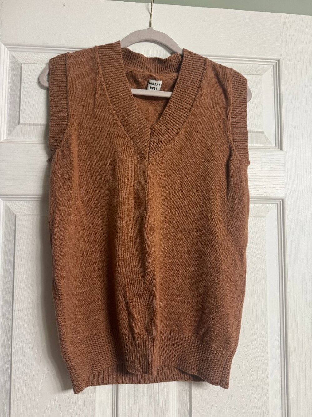 Aritzia Sunday Best XS brown V-neck knit sweater vest
